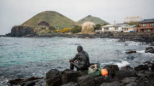 Jeju: Haenyeo Culture Experience with Seafood Tasting